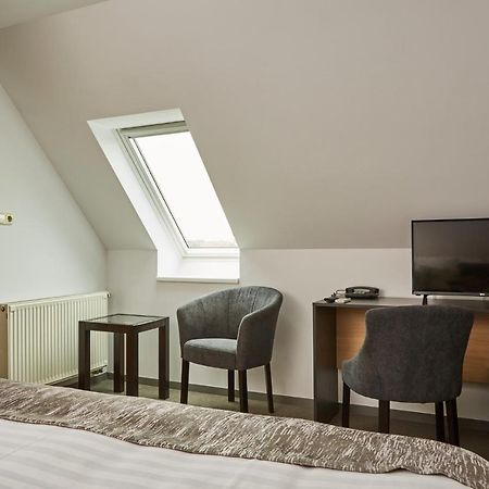 โกลด์ ฮาอัส เพนชั่น Bed & Breakfast บาลาตอนฟือเรด ภายนอก รูปภาพ
