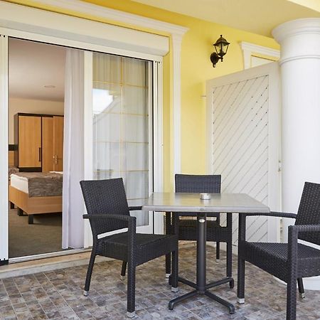 โกลด์ ฮาอัส เพนชั่น Bed & Breakfast บาลาตอนฟือเรด ภายนอก รูปภาพ