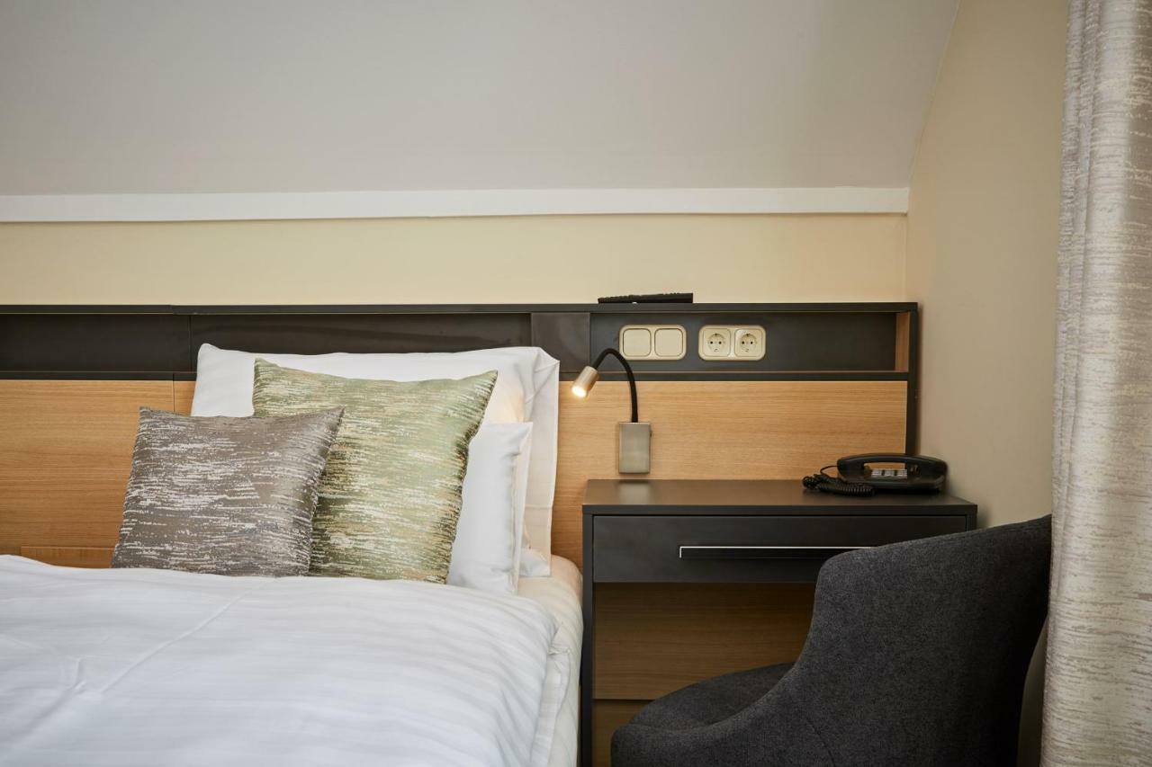 โกลด์ ฮาอัส เพนชั่น Bed & Breakfast บาลาตอนฟือเรด ภายนอก รูปภาพ