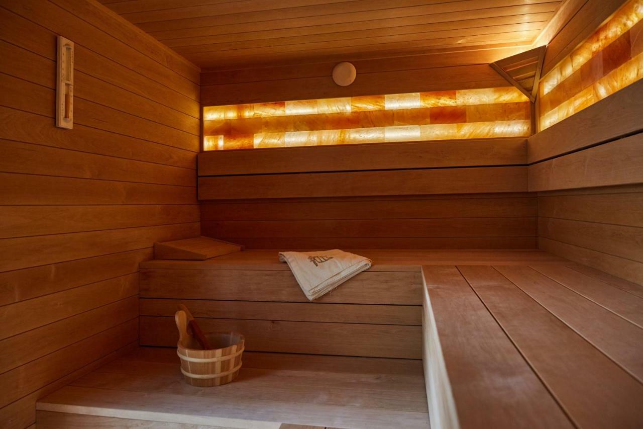โกลด์ ฮาอัส เพนชั่น Bed & Breakfast บาลาตอนฟือเรด ภายนอก รูปภาพ