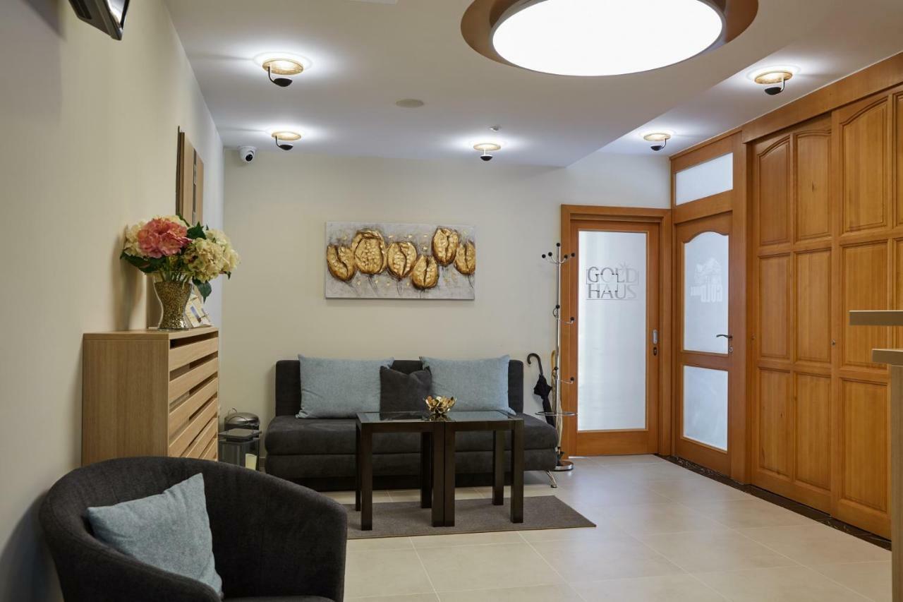 โกลด์ ฮาอัส เพนชั่น Bed & Breakfast บาลาตอนฟือเรด ภายนอก รูปภาพ