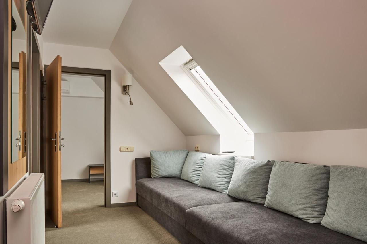 โกลด์ ฮาอัส เพนชั่น Bed & Breakfast บาลาตอนฟือเรด ภายนอก รูปภาพ