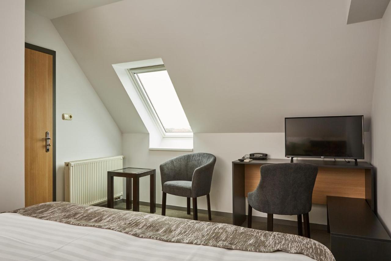 โกลด์ ฮาอัส เพนชั่น Bed & Breakfast บาลาตอนฟือเรด ภายนอก รูปภาพ
