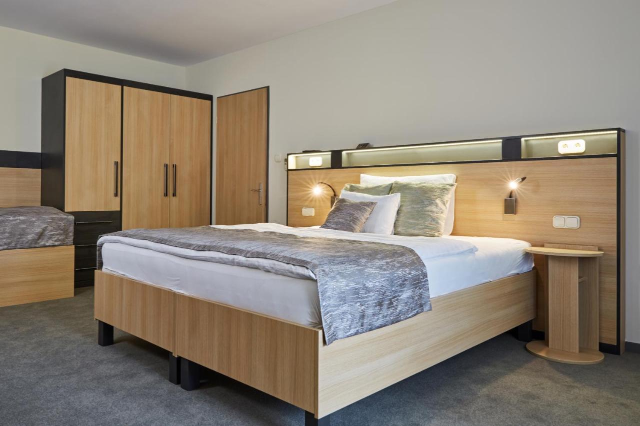 โกลด์ ฮาอัส เพนชั่น Bed & Breakfast บาลาตอนฟือเรด ภายนอก รูปภาพ